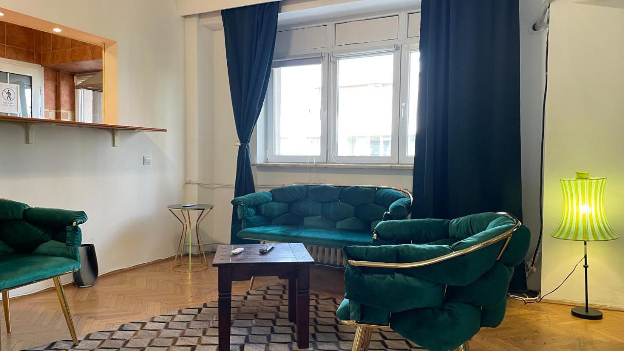 Apartment Terrace Balcony Downtown Delight Old Town Oasis Center Universitate Square Old Town *