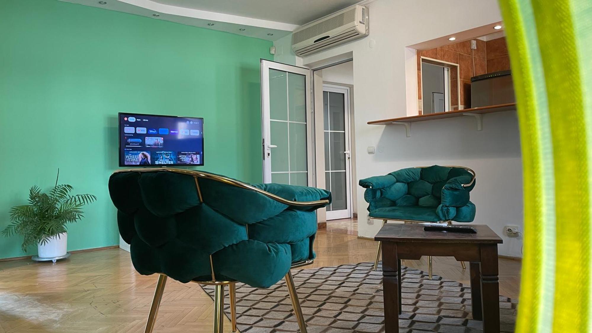 Apartment Terrace Balcony Downtown Delight Old Town Oasis Center Universitate Square Old Town *