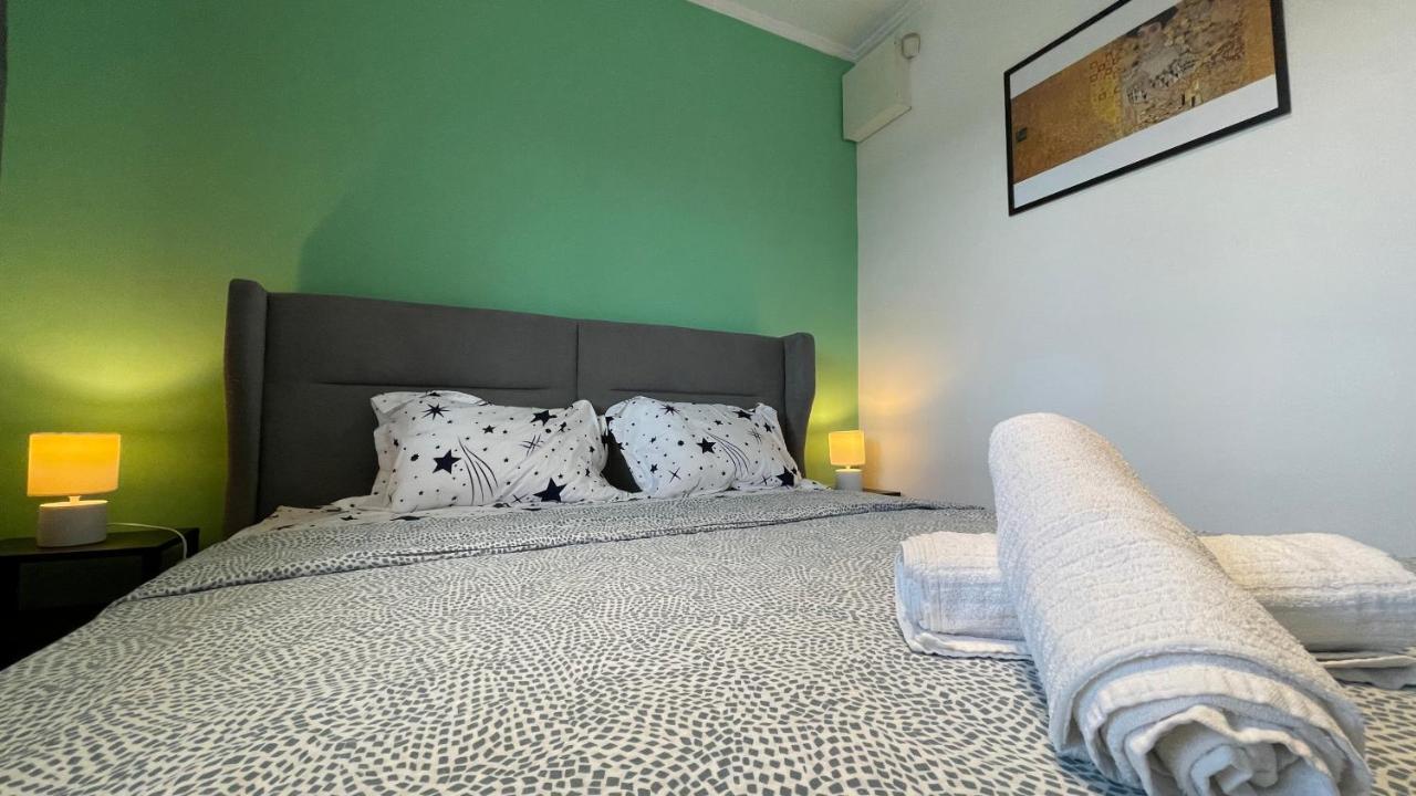 Terrace Balcony Downtown Delight Old Town Oasis Center Universitate Square Old Town 布加勒斯特